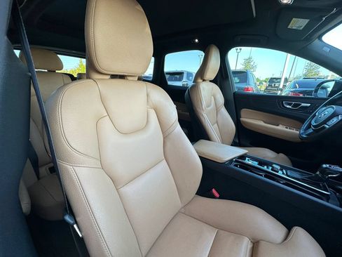 Used 2019 Volvo XC60 T5 Momentum w/ Multimedia Package FWD image 20