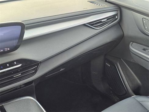 Used 2025 Buick Enclave Preferred w/ Power Package image 19