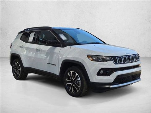 Used 2024 Jeep Compass Limited AWD/4WD image 3