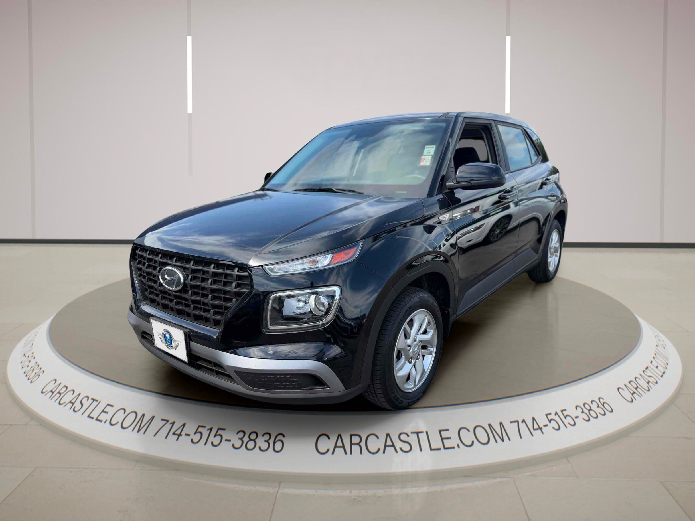 Used 2021 Hyundai Venue SE FWD image 1
