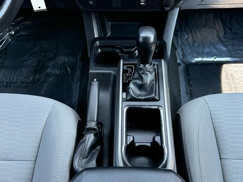 Used 2019 Toyota Tacoma SR5 w/ SR5 Appearance Package (SM) RWD image 22