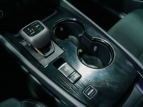 Used 2023 Nissan Rogue S image 14