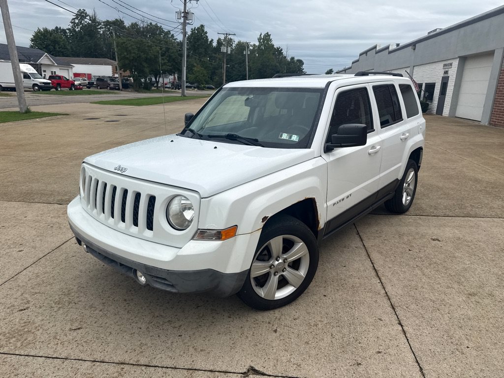 Used 2015 Jeep Patriot Latitude w/ Sun/Sound Group AWD/4WD image 1