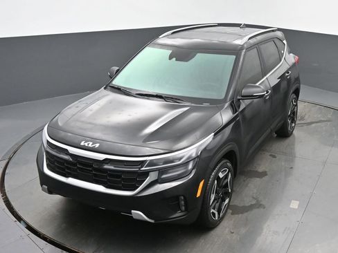 Used 2025 Kia Seltos SX w/ SX Sunroof Package image 38