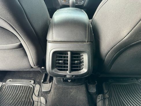 Used 2014 Jeep Cherokee Latitude FWD image 24