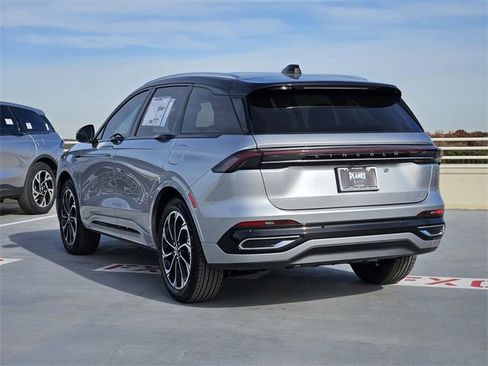 New 2026 Lincoln Nautilus Reserve image 5