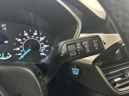 Used 2022 Ford Escape SEL image 38