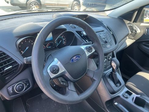 Used 2016 Ford Escape S image 5