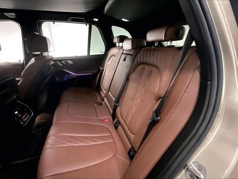 Used 2019 BMW X5 xDrive50i w/ M Sport Package image 28