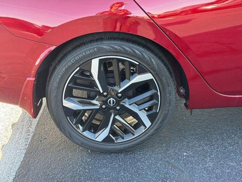 New 2025 Nissan Versa SR w/ Trunk Package image 4