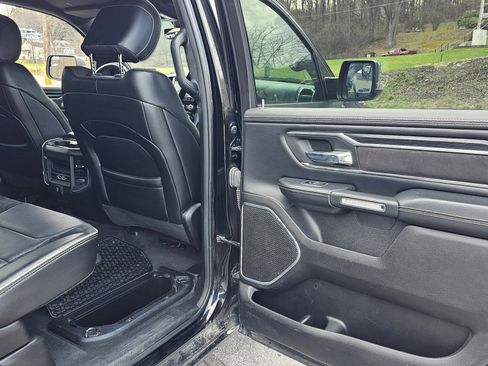 Used 2024 RAM 1500 Laramie AWD/4WD image 9