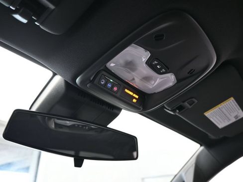 Used 2025 Chevrolet Colorado Trail Boss AWD/4WD image 22