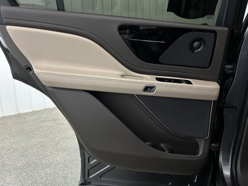 Used 2020 Lincoln Aviator Reserve w/ Class IV Trailer Tow Package AWD/4WD image 24