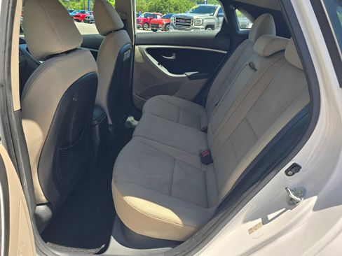 Used 2013 Hyundai Elantra GT w/ Touch & Go Pkg FWD image 10