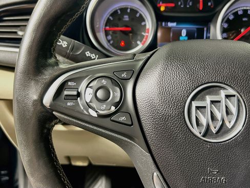 Used 2018 Buick Regal Essence w/ Driver Confidence Package #1 FWD image 18