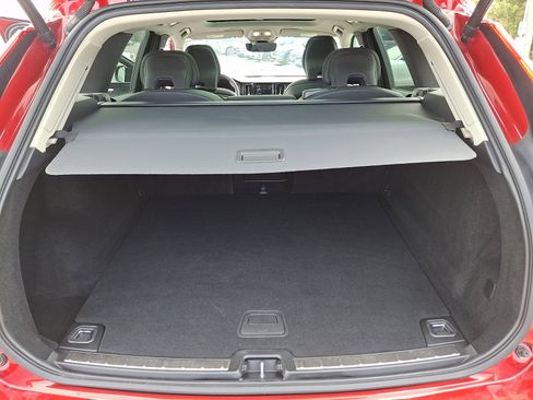 Certified 2023 Volvo XC60 B5 Plus w/ Climate Package image 28