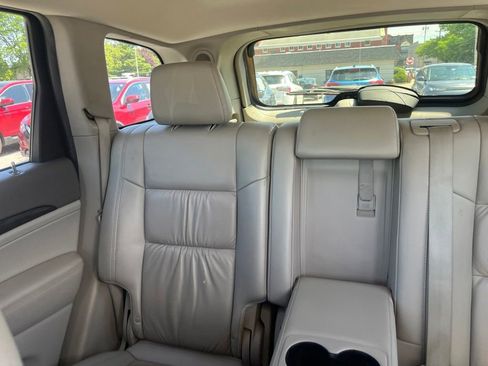 Used 2011 Jeep Grand Cherokee Laredo AWD/4WD image 14