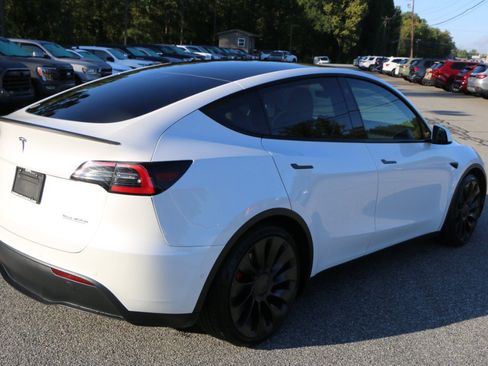 Used 2022 Tesla Model Y Performance AWD/4WD image 8