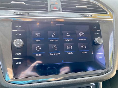 Used 2021 Volkswagen Tiguan SEL image 4