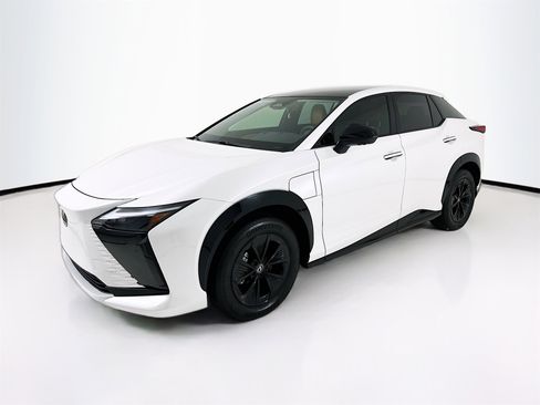 Used 2024 Lexus RZ 300e Premium w/ Accessory Package (Z1) image 3