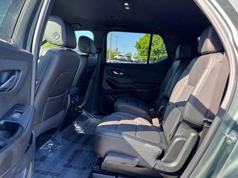 Used 2023 Chevrolet Traverse LT FWD image 10