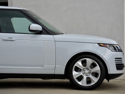 Used 2019 Land Rover Range Rover Supercharged image 10