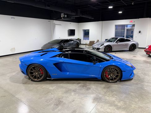 Used 2018 Lamborghini Aventador S AWD/4WD image 37