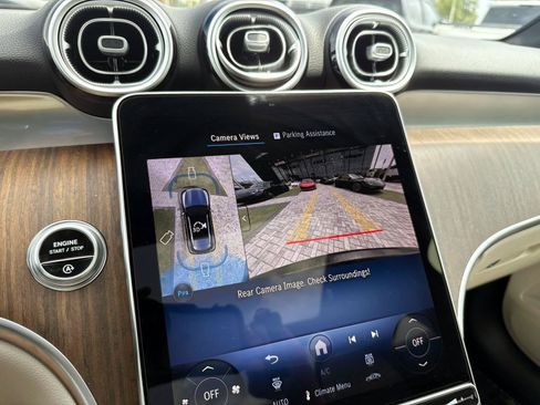 Used 2025 Mercedes-Benz GLC 300 image 26