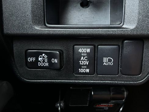Used 2019 Toyota Tacoma TRD Off-Road w/ TRD Premium Off Road Package AWD/4WD image 35
