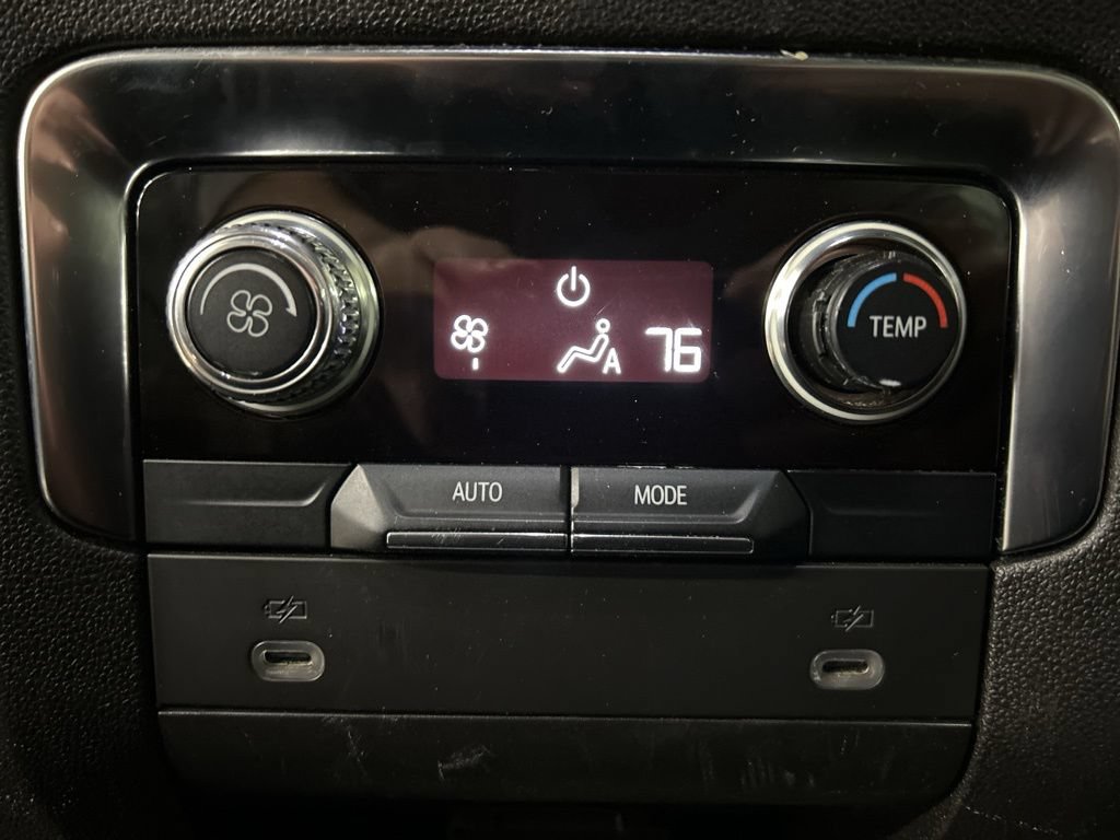 Used 2021 GMC Yukon XL SLT AWD/4WD image 41