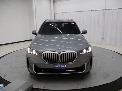 Used 2025 BMW X5 xDrive50e image 11