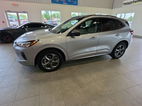Used 2023 Ford Escape ST-Line w/ Tech Pack #1 AWD/4WD image 16
