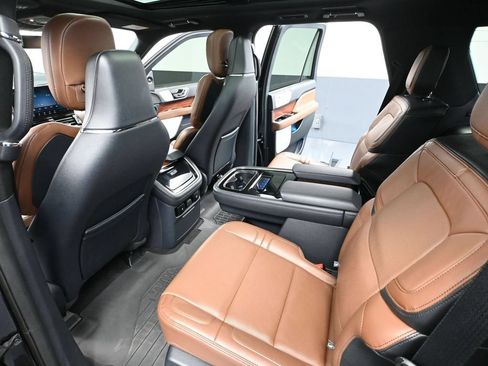 Used 2024 Lincoln Navigator Reserve w/ Equipment Group 201A AWD/4WD image 39