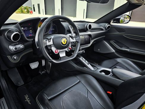 Used 2019 Ferrari Portofino RWD image 8