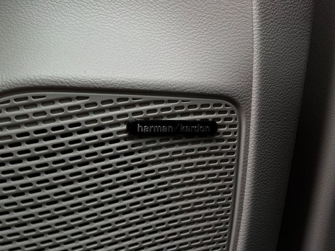 Used 2017 Chrysler Pacifica Touring-L Plus w/ Advanced Safetytec Group image 25