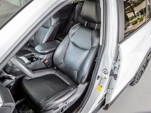 Used 2021 Toyota RAV4 XLE w/ Convenience Package FWD image 36