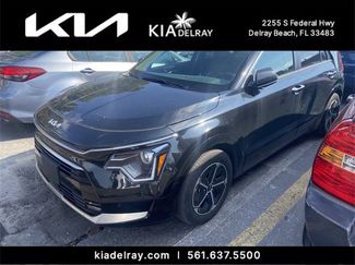 Used 2023 Kia Niro SX video 1