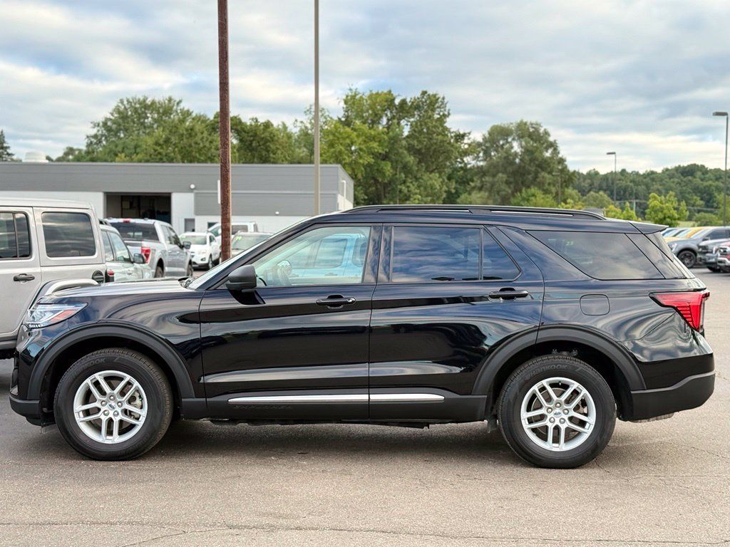 Certified 2025 Ford Explorer Active AWD/4WD image 44