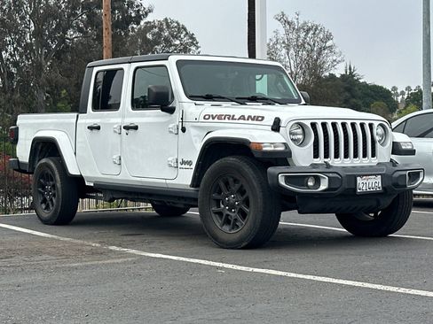 Used 2023 Jeep Gladiator Overland AWD/4WD image 4