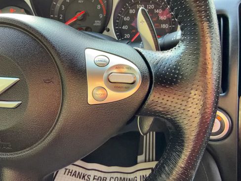 Used 2014 Nissan 370Z Touring image 29
