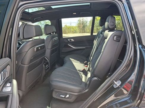 Used 2023 BMW X7 xDrive40i w/ Executive Package image 15