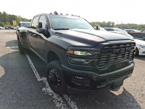Used 2025 RAM 3500 Big Horn AWD/4WD image 4