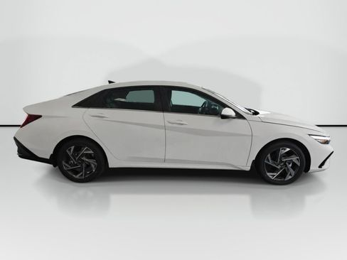 New 2026 Hyundai Elantra Limited FWD image 2