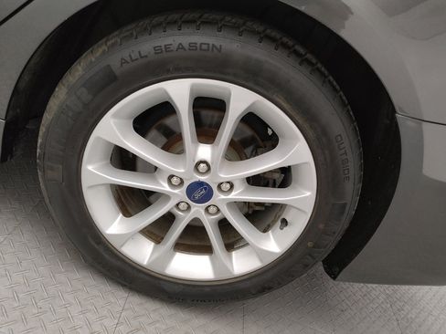Used 2019 Ford Fusion SE FWD image 31