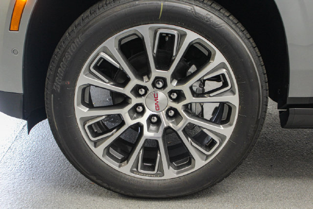 New 2027 GMC Yukon Denali w/ Sun & Power Step Package AWD/4WD image 34