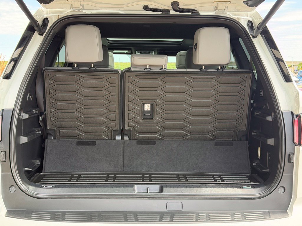 Used 2025 Toyota Sequoia Limited AWD/4WD image 10