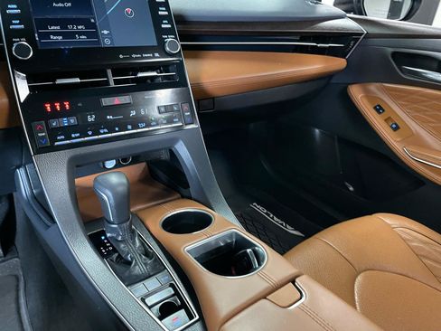 Used 2019 Toyota Avalon Limited w/ Advanced Safety Package FWD image 25