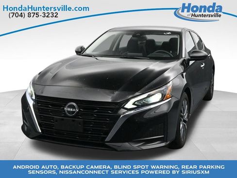 Used 2025 Nissan Altima 2.5 SV FWD image 2