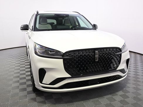 New 2026 Lincoln Aviator Reserve image 9