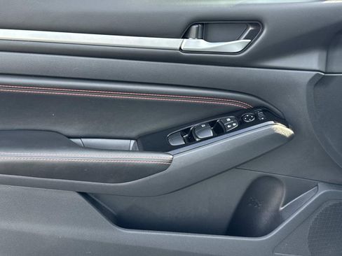 Certified 2023 Nissan Altima 2.5 SR image 18